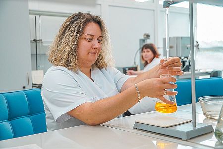 Обновлена заводская лаборатория химического анализа 
